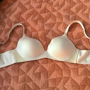 Spanx Pillow Cup bra 34B